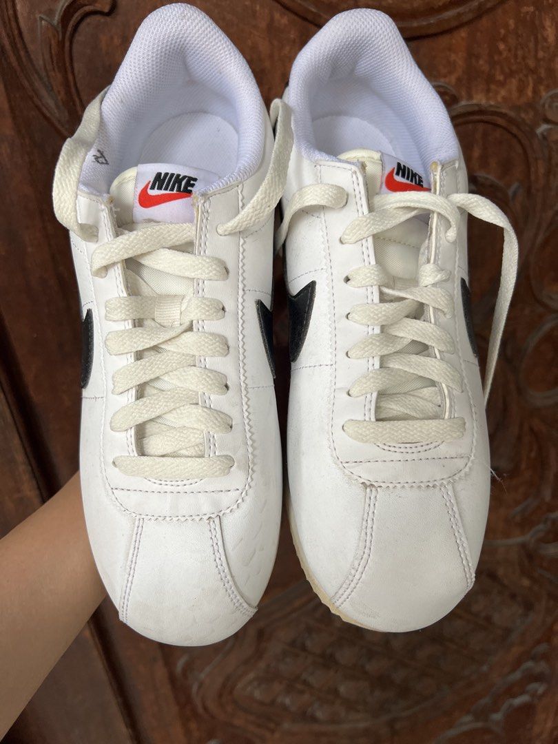 Nike Cortez White Black Leather Sneakers (Category: Sneakers) located in Calamba. Submitted by honeyka17 (Listing ID 1470025353, Image 2). Description: Nike Cortez - size : US 9 26CM - excellent condition to like new. - used only few times. RFS: It’s too big for me. This was a gift from my cousin from the US, and they thought we have the same shoe size. .