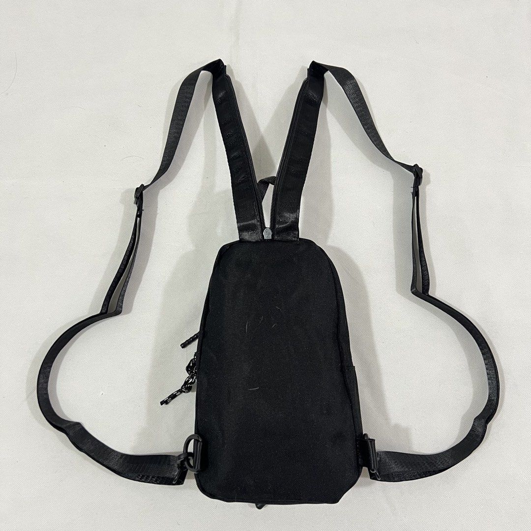 Nike Crossbody Sling Backpack Bag (Category: Sling Bags) located in Cavite. Submitted by itsayaaa (Listing ID 1470026031, Image 2). Description: Nike Crossbody/Sling Bag Issue: No issue Condition: Excellent Condition .