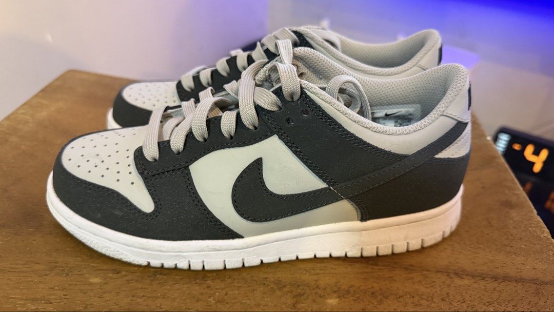 Nike Dunk Low Medium Grey Anthracite (Category: Sneakers) located in Pasig City. Submitted by selene.lily (Listing ID 1470133511, Image 3). Description: - Model: Nike Dunk Low - Colorway: Medium Grey / Anthracite - Material: Durable leather upper with supportive rubber outsole - Style: Iconic low-top silhouette, highly versatile for daily rotation OPEN FOR SWAP .