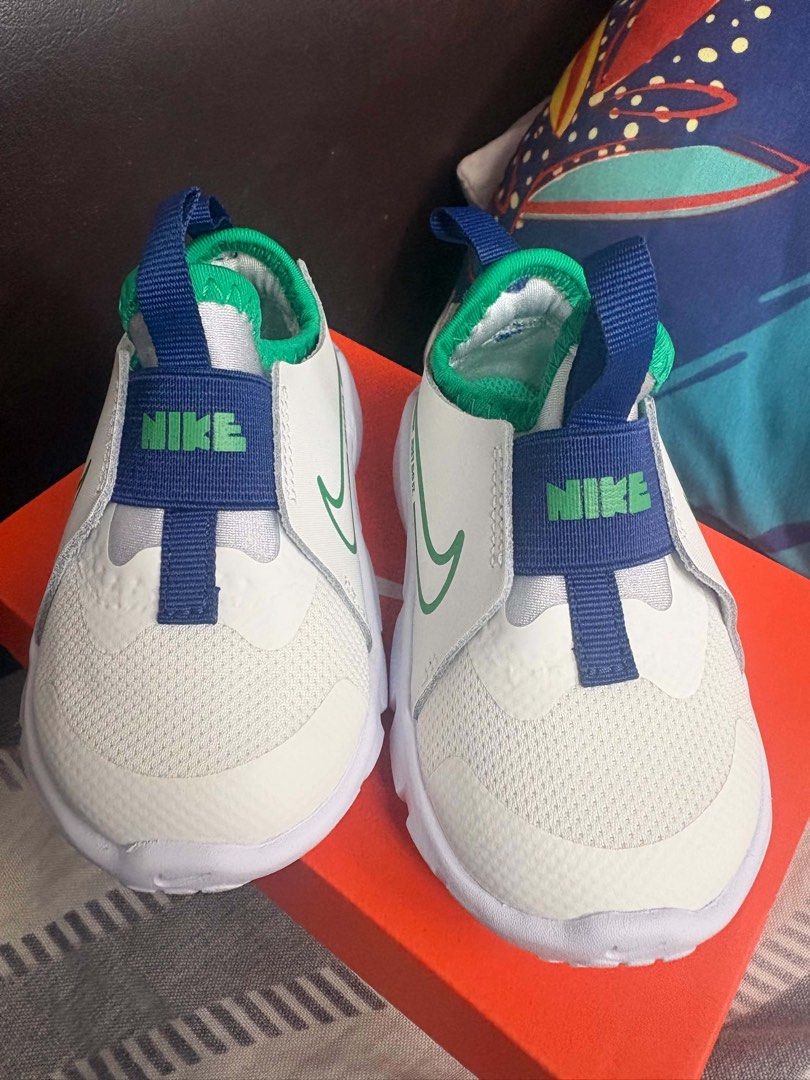Nike Flex Runner 2 (TDV) 5c (Category: Babies & Kids Fashion) located in Bacoor. Submitted by kurttt.d (Listing ID 1470056890, Image 3). Description: White Stadium Colorway Size 5c Never been worn No issues BRAND NEW w/ box RFS: wrong size.