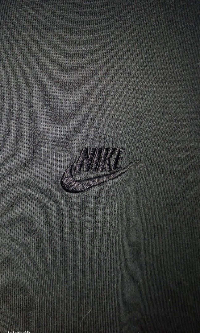 Nike full zip fleece hoodie (Category: Hoodies) located in Batangas. Submitted by lelethrift.com (Listing ID 1470112249, Image 3). Description: Nike full zip hoodie Size: Medium excellent condition complete tags, authentic ready to wear, nalabahan na no issue.