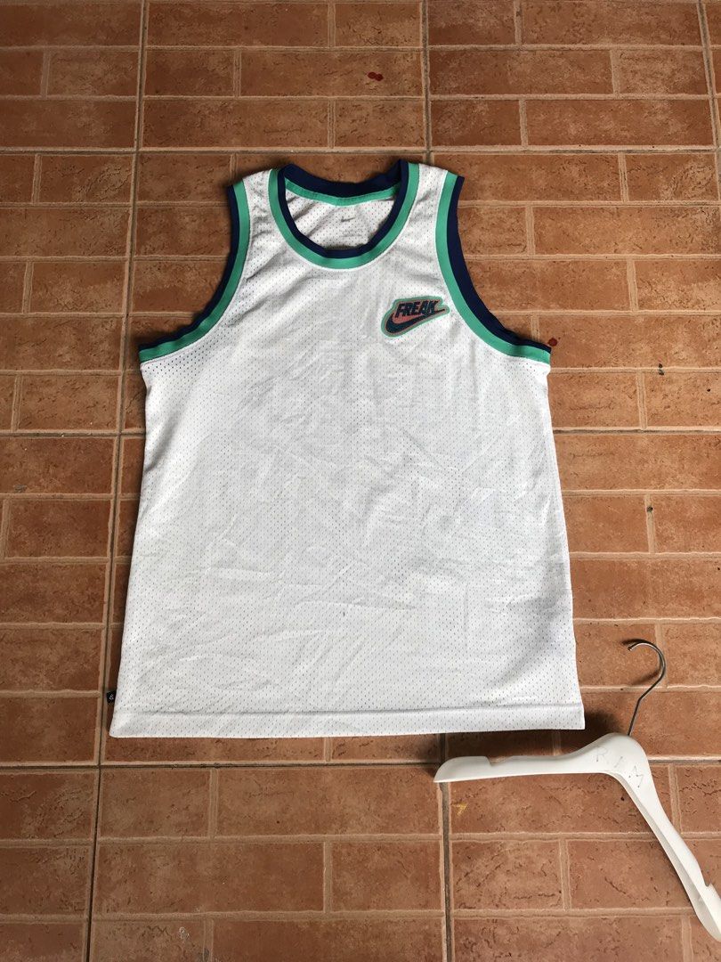 NIKE Giannis Freak Contrasting Jersey (Category: Activewear) located in San Fernando. Submitted by ramjames18 (Listing ID 1470070684, Image 2). Description: •NIKE Giannis Freak Contrasting Jersey🔥 -Excellent Condition -9.+/10 Color Rate -No Issues -Large(21x29) Pm sa interested! 📥 .