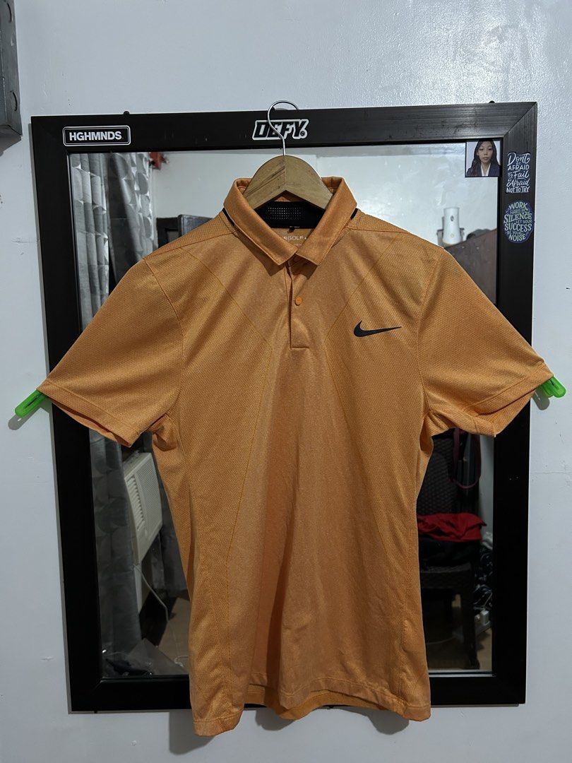 Nike Golf Modern Dri-fit (Category: Tshirts & Polo Shirts ) located in Pateros City. Submitted by _ramonparian (Listing ID 1470110533, Image 1). Description: Small On Tag Width: 18 Length: 26 .