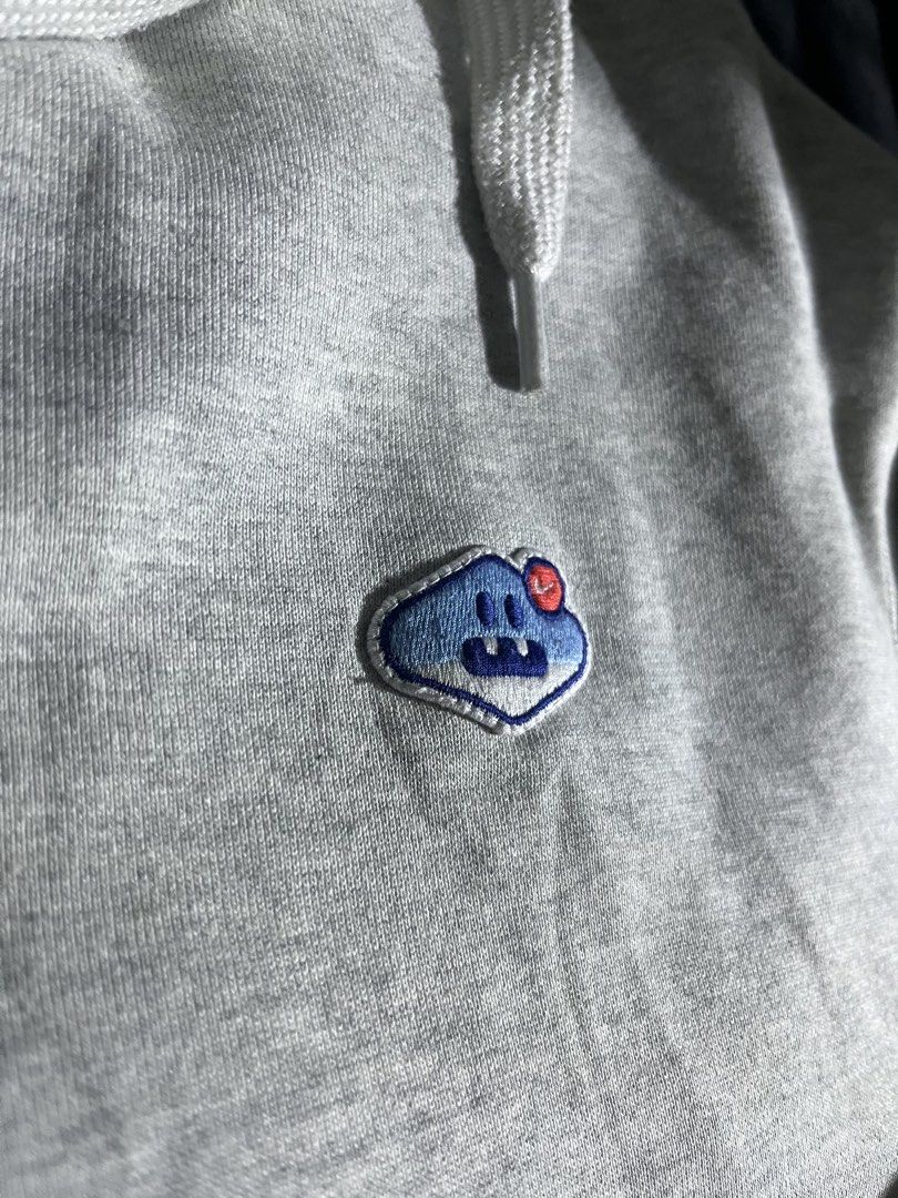 Nike Gray Hoodie (Category: Coats, Jackets and Outerwear) located in Manila. Submitted by cosmicwolf-85c6 (Listing ID 1470073076, Image 2). Description: .