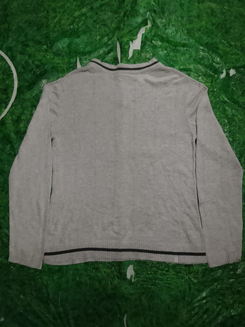 Nike knitted long sleeve (Category: Coats, Jackets and Outerwear) located in Tagbina. Submitted by jera-thrift.16 (Listing ID 1469963496, Image 3). Description: good condition color rate 9 dimes: W-22 L-28.5 loosefit issue (minor lint's).