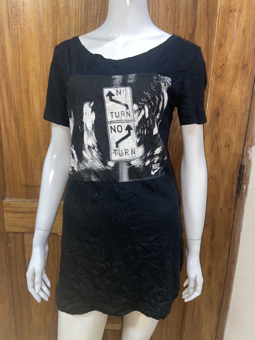 Nike Long Tops (Category: Shirts) located in Mati. Submitted by yukilux_ (Listing ID 1470081769, Image 2). Description: Prelove Nike Long Tops.
