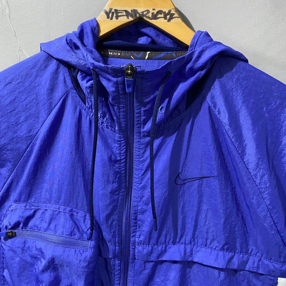 Nike Loose Big Pocket Zipper Track Jacket (Category: Coats, Jackets and Outerwear) located in Makati City. Submitted by kendrickstuffs (Listing ID 1470089711, Image 3). Description: Nike Loose Big Pocket Zipper Track Jacket Small ontags 23.5' width pit to pit 21.5' width waist 28' length 29' longback No issue Verygood condition 1800 only.