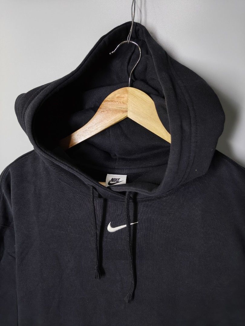 Nike Mid Swoosh (Category: Coats, Jackets and Outerwear) located in Baguio. Submitted by modern6tone6 (Listing ID 1470046432, Image 3). Description: Excellent Condition 9.5/10 color rate Medium on tag.