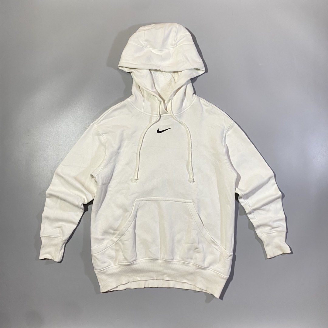 NIKE MID SWOOSH (Category: Hoodies) located in Cebu City. Submitted by thrifthing_ph (Listing ID 1470101663, Image 1). Description: Nike mid swoosh -excellent Issue stain need wash Size : XS, width 20.5 | Length 26.