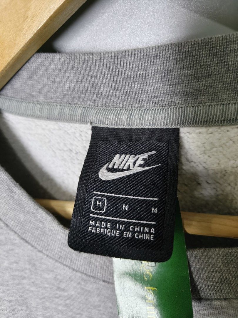 Nike NSW (Category: Coats, Jackets and Outerwear) located in Baguio. Submitted by modern6tone6 (Listing ID 1470094425, Image 3). Description: Excellent Condition 9.5/10 Color rate.
