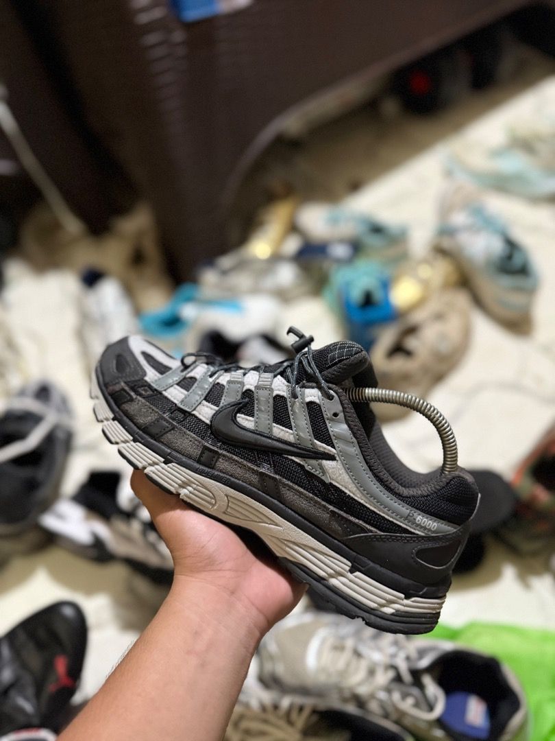 Nike P-6000 Black Metallic Silver (Category: Sneakers) located in Molave. Submitted by thrifttashoe (Listing ID 1470112175, Image 1). Description: - Model: Nike P-6000 Pm sa blue app for more details As new pato guys solid colorway yesah!.