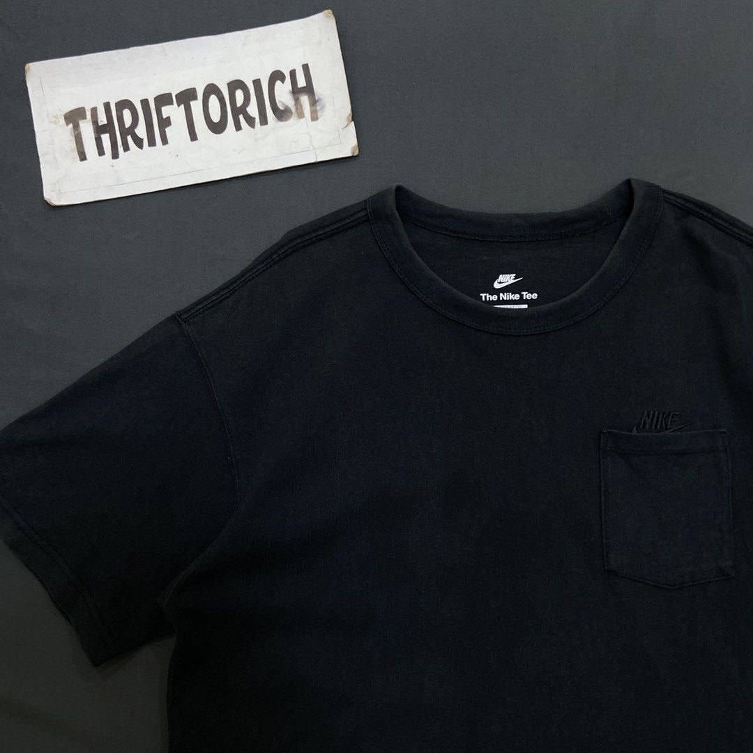 Nike pocket logo black tshirt (Category: Tshirts & Polo Shirts ) located in Manila. Submitted by ivan_carbungco (Listing ID 1469993444, Image 2). Description: NIKE POCKET LOGO BLACK TSHIRT 22.5 by 27.5 GOOD CONDITION NEED WASH COMPLETE TAGS 800 CLAIM.