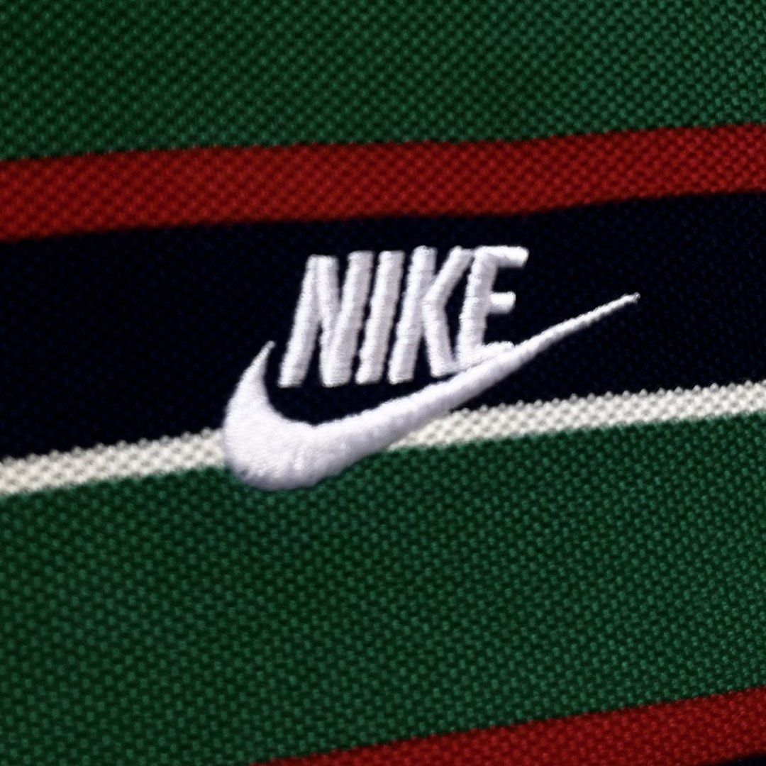 Nike polo stripes (Category: Activewear) located in Manila. Submitted by kidd21vergil (Listing ID 1469950237, Image 3). Description: • Size Medium to Large 🏷️ • Width 22 Length 28 • Excellent condition • Color rate 9/10 Price: 599 free shipping 📩.