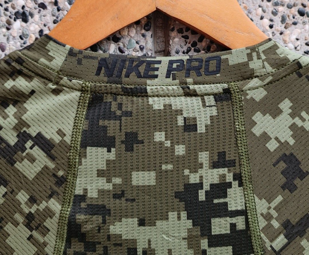 NIKE PRO CAMO COMPRESSION (Category: Activewear) located in Davao. Submitted by st333tcartel (Listing ID 1469993600, Image 3). Description: Large Length 27.5 Width 17.5 Issue:Cut washtag.