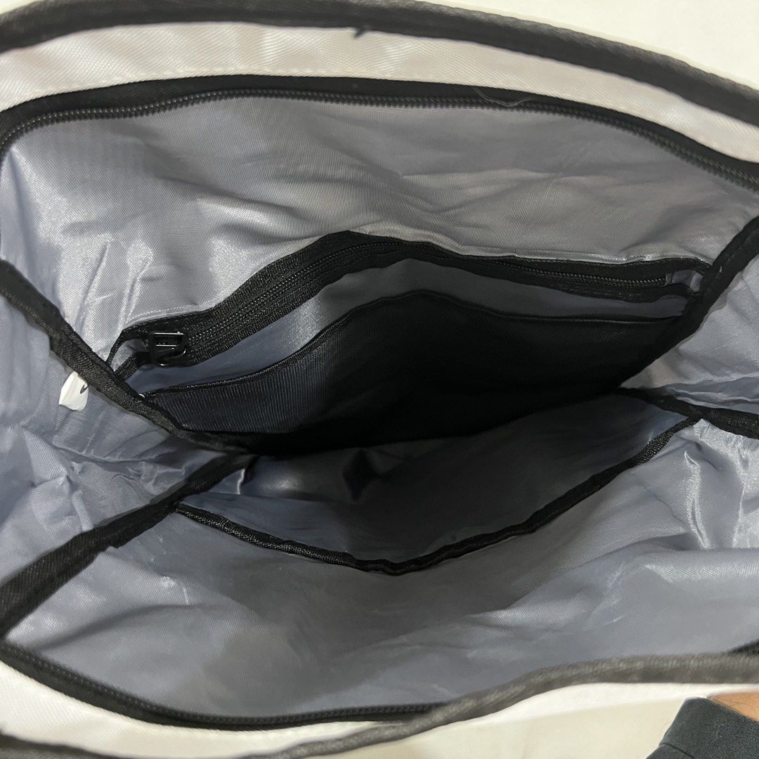 Nike Roll-Tap Bag Backpack (Category: Backpacks) located in Cavite. Submitted by itsayaaa (Listing ID 1470024992, Image 3). Description: Nike Roll-Top Backpack Issue: No issue Condition: Excellent Condition .