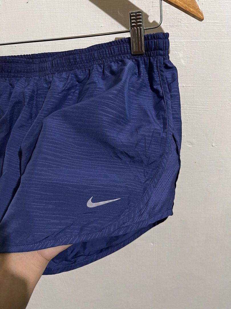 NIKE RUNNING SHORT (Category: Shorts) located in Sagay. Submitted by jan_arvene (Listing ID 1470100197, Image 2). Description: 📌 Nike Running fr wmns 28-30 waistline 10.5” length Excellent with hangtag No issues Pm.