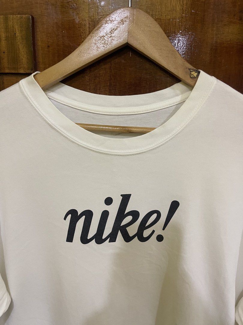 Nike Shirt (Category: Tshirts & Polo Shirts ) located in Marikina City. Submitted by greatfindsmnlph (Listing ID 1470135709, Image 2). Description: Ni ke Shirt Price: 250 Size: Large Width: 23 Length: 30 Color: White Color Rate: 10/10 Condition: 10/10 almost new Very nice in actual.