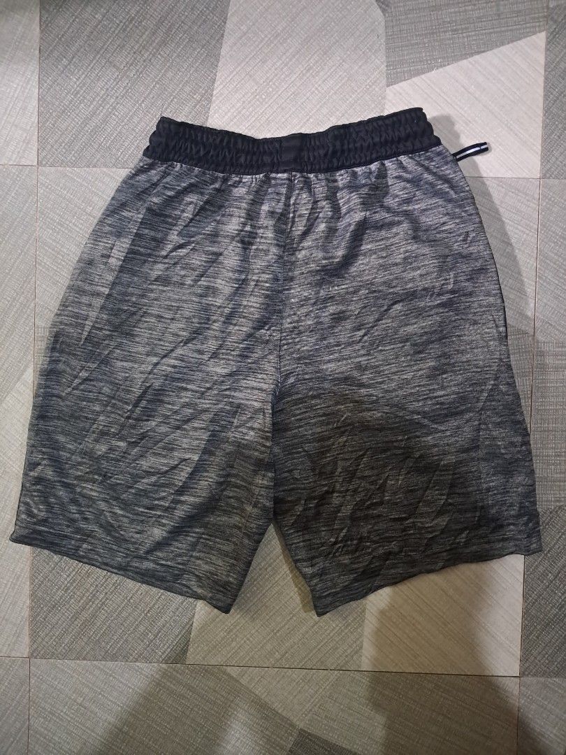 Nike short (Category: Shorts) located in Cebu City. Submitted by chill_zy (Listing ID 1469968225, Image 3). Description: .