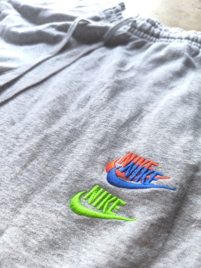 Nike short multi patch grey (Category: Activewear) located in Davao. Submitted by gabriieeel (Listing ID 1470025193, Image 3). Description: nike sportswear essentials+french terry short no issue and good as new XL on tag and unli vc on blue app for safe transaction.