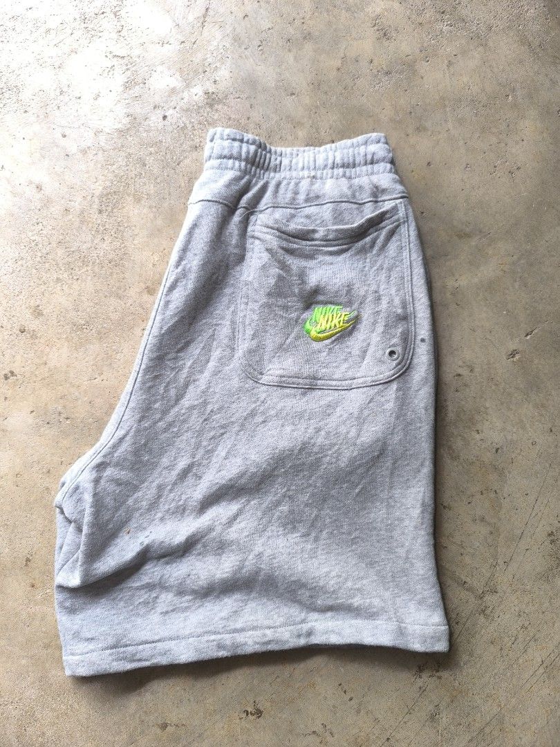 Nike short multi patch grey (Category: Activewear) located in Davao. Submitted by gabriieeel (Listing ID 1470025193, Image 2). Description: nike sportswear essentials+french terry short no issue and good as new XL on tag and unli vc on blue app for safe transaction.