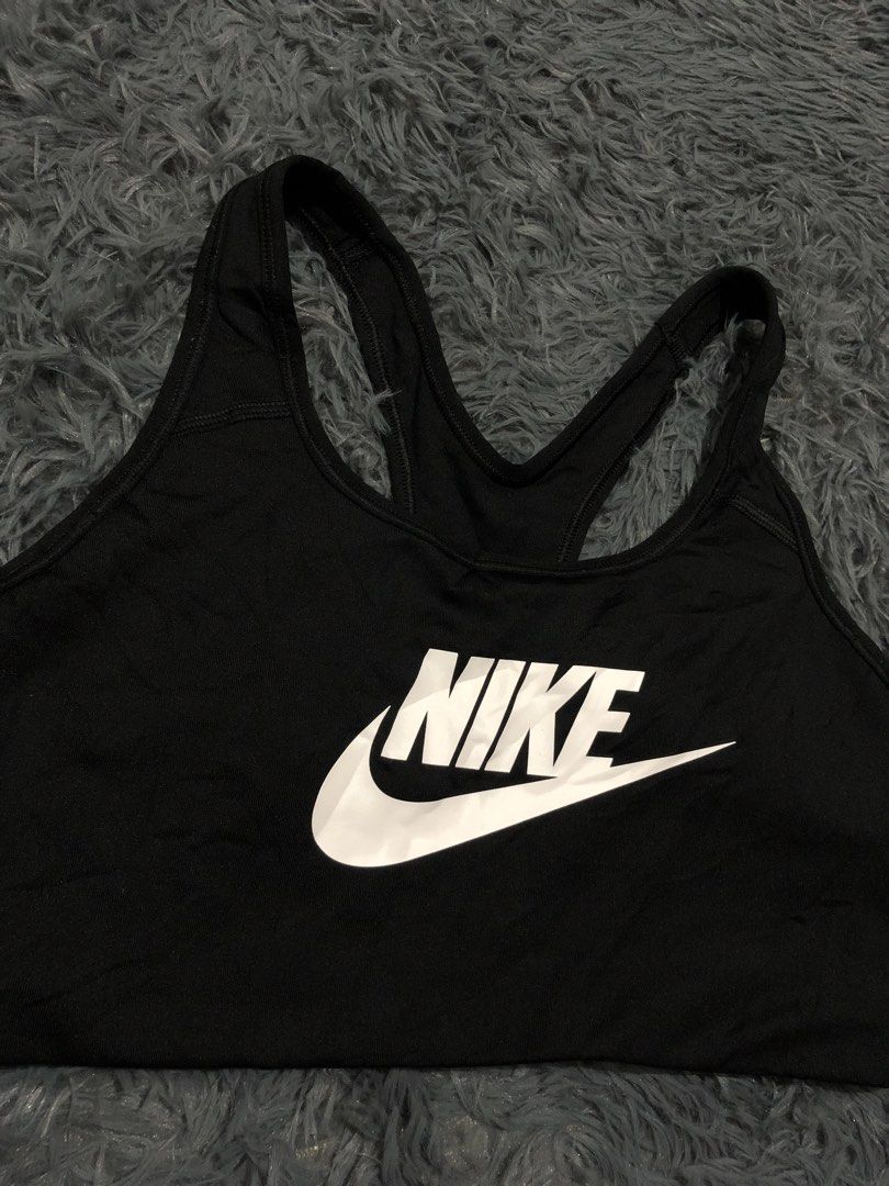 Nike Sports Bra (Category: Activewear) located in Manila. Submitted by raremountain00 (Listing ID 1470132961, Image 2). Description: Authentic Excellent condition No issue.