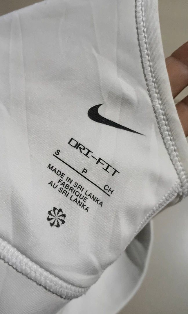 Nike sports bra, replaceable pad (Category: Activewear) located in Bacolod City. Submitted by cadizthrifter (Listing ID 1470055796, Image 2). Description: replaceable bra good as new no issue small on tag.