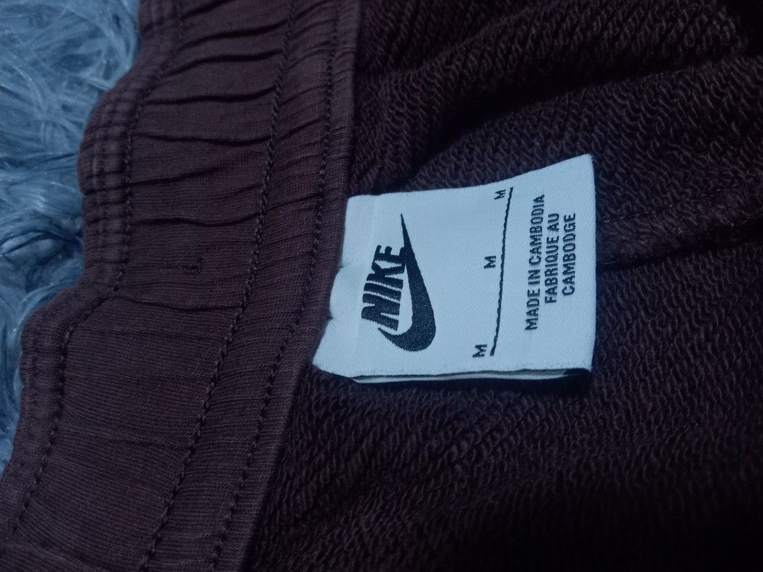 Nike sweat short (Category: Shorts) located in Bacolod City. Submitted by wepthriftstyle (Listing ID 1470023264, Image 3). Description: NIKE sweat short SIZE/DIMES: 30 waist 14 length 28 leg opening 22 thigh no issue excellent actual color: choco brown color rate: 10/10 complete tags 100% cotton thick fabric embroid logo for playing pickle ball short for womens 699 +sf 📩📩📩.