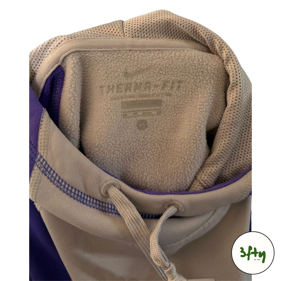 Nike Therma-Fit Hoodie (Category: Coats, Jackets and Outerwear) located in Baguio. Submitted by 3ftypieces (Listing ID 1470014302, Image 3). Description: - XS on tag, but fits up to Medium Mode of payment: GCash/Bank Transfer Mode of delivery: J&T Express (shouldered by buyer) Meet ups/drop off within Baguio City proper only. Feel free to dm for inquiries, thank you!!.