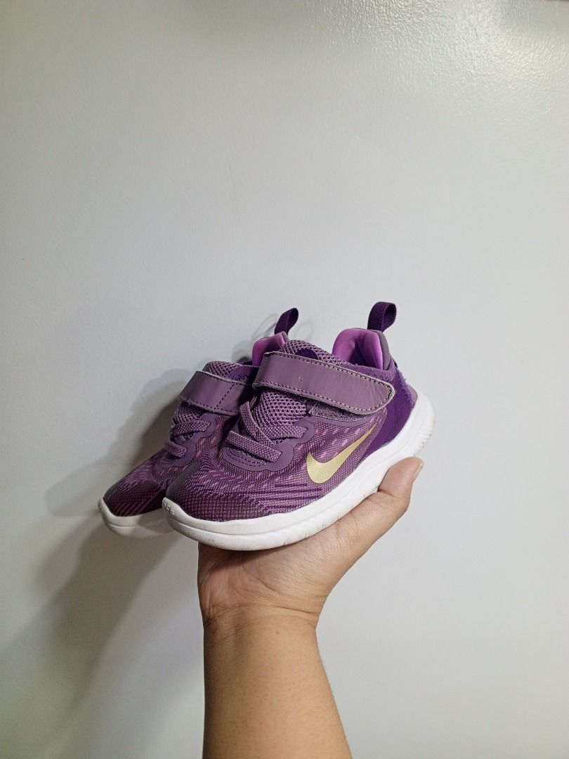Nike Toddler Sneakers (Category: Babies & Kids Fashion) located in Antipolo. Submitted by krystleandkirstenpreloves (Listing ID 1470127272, Image 3). Description: Outgrown Lightly used condition Size : US-9 / EU-26 / 15CM .