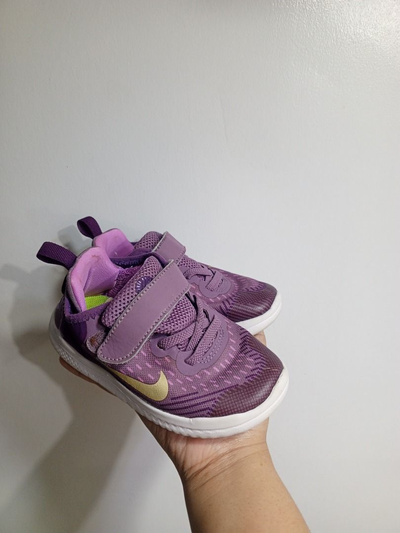Nike Toddler Sneakers (Category: Babies & Kids Fashion) located in Antipolo. Submitted by krystleandkirstenpreloves (Listing ID 1470127272, Image 2). Description: Outgrown Lightly used condition Size : US-9 / EU-26 / 15CM .