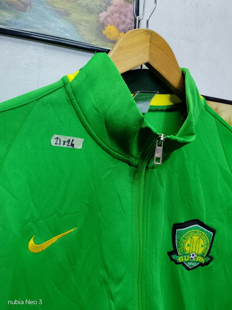 nike track jacket (Category: Coats, Jackets and Outerwear) located in Valenzuela. Submitted by joshwrldselection (Listing ID 1470140564, Image 2). Description: small - medium excellent condition need wash only thrift..