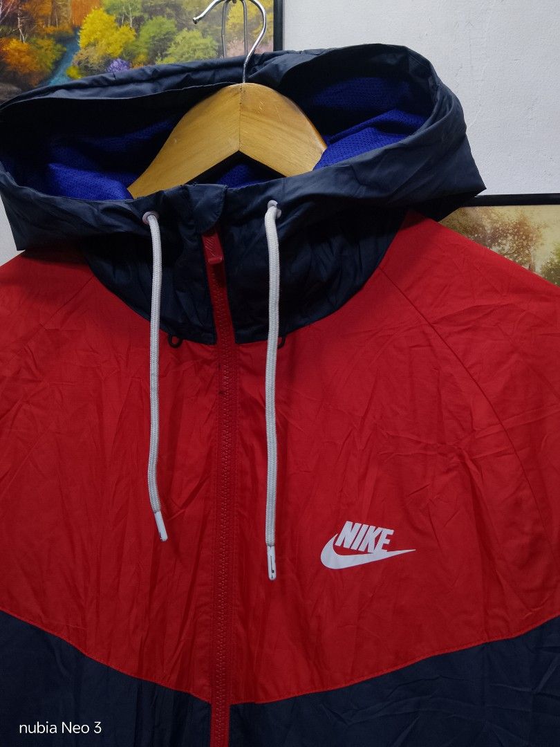 nike tri tone windbreaker (Category: Coats, Jackets and Outerwear) located in Valenzuela. Submitted by joshwrldselection (Listing ID 1470140244, Image 2). Description: large - xl excellent condition need wash only / fine lints on hem / ribbings thrift..