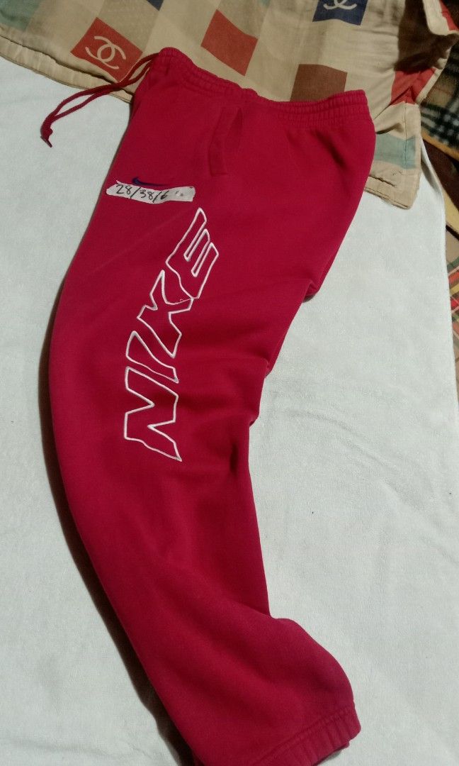 NIKE VENTGE JAGGER RED TAG (Category: Jeans) located in Maramag. Submitted by newlifeo7angel (Listing ID 1470126536, Image 2). Description: NIKE RED TAG JAGGER MED ON TAG BEWANG 28 UP HABA 39 XCELLENNT 650+sf.