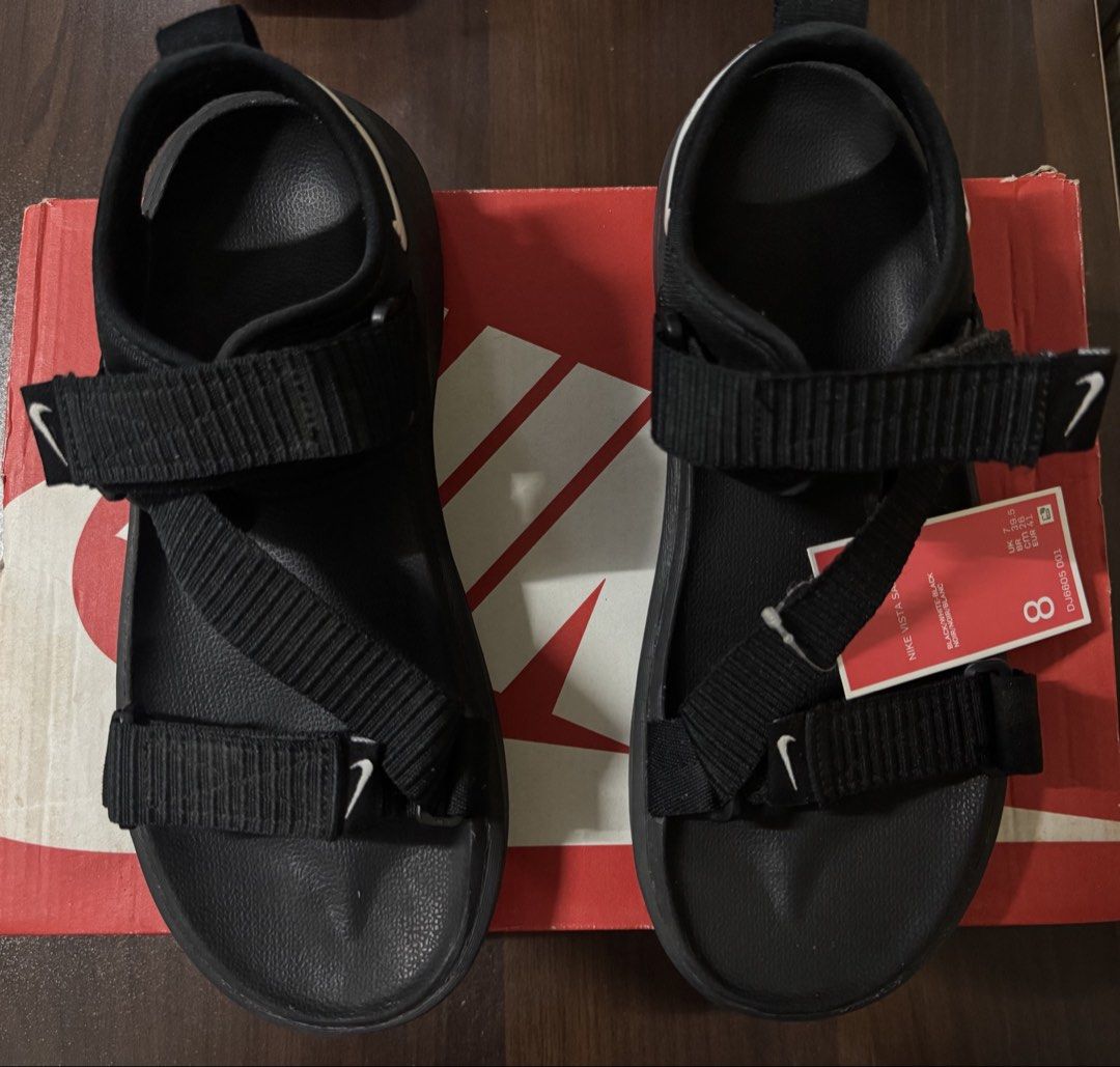 Nike Vista Sandal Size 8 (Category: Slippers & Slides) located in Manila. Submitted by liand04522 (Listing ID 1470063885, Image 2). Description: Nike Vista Sandal Size 8 Good as new Php 1k w/ box Meet-up @ Vista Mall Taguig Buyer Pays for Shipping, Courier, Ride, Deliveries or Pick-up.