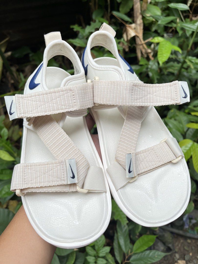 Nike Womens Vista Sandal (Category: Flats & Sandals) located in Pagadian. Submitted by angelcanzado (Listing ID 1470136630, Image 1). Description: Nike Womens Vista Sandal Excellent Condition No flaws or Heel drag Gwapaa as.in very comfy kaau gaan ra Size: US 6 , EUR 36.5 , CM 23 .