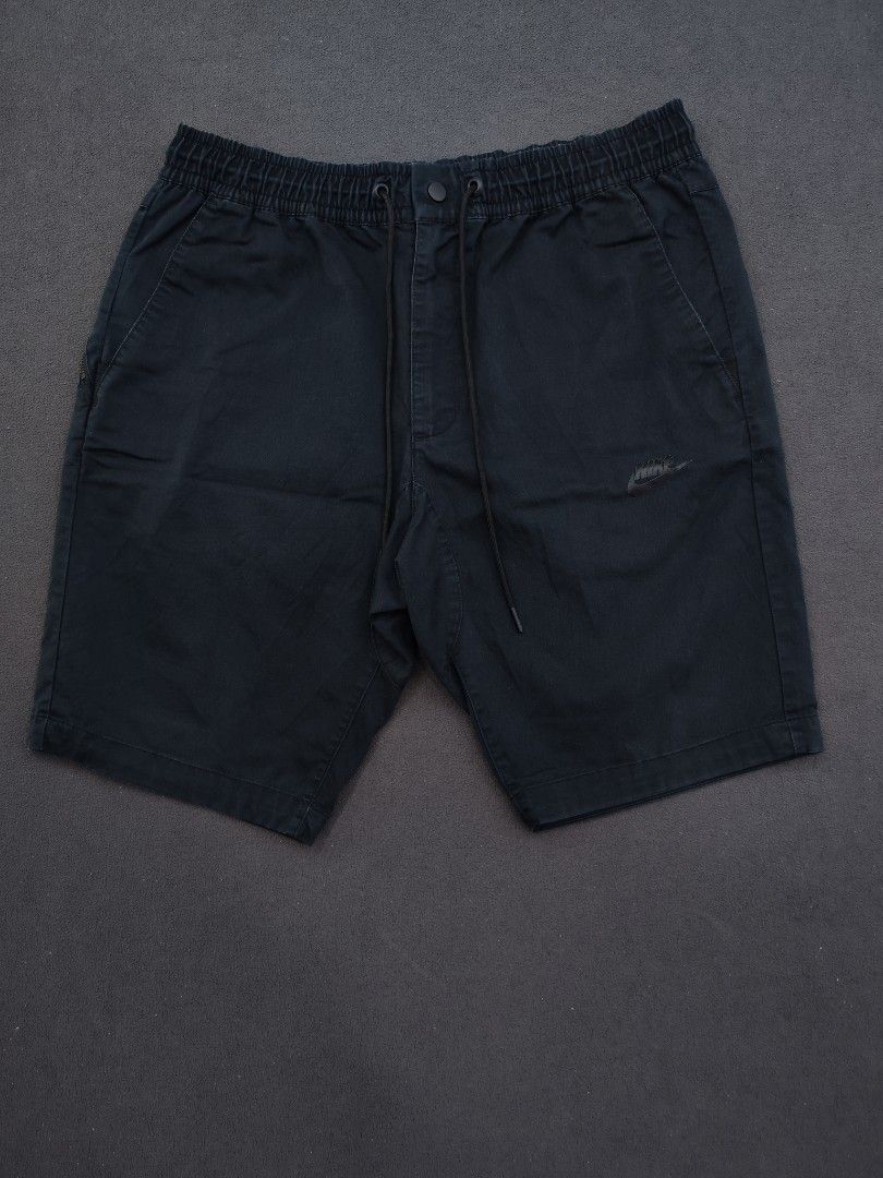 Nike Woven Zipper Shorts (Category: Shorts) located in Bulacan. Submitted by emilj23 (Listing ID 1469964105, Image 1). Description: Nike Woven Zipper Shorts Size XL on tag L 20 W 34-38 Leg Hole 9.5 Condition 9/10 Color rate 9/10 No Issue.