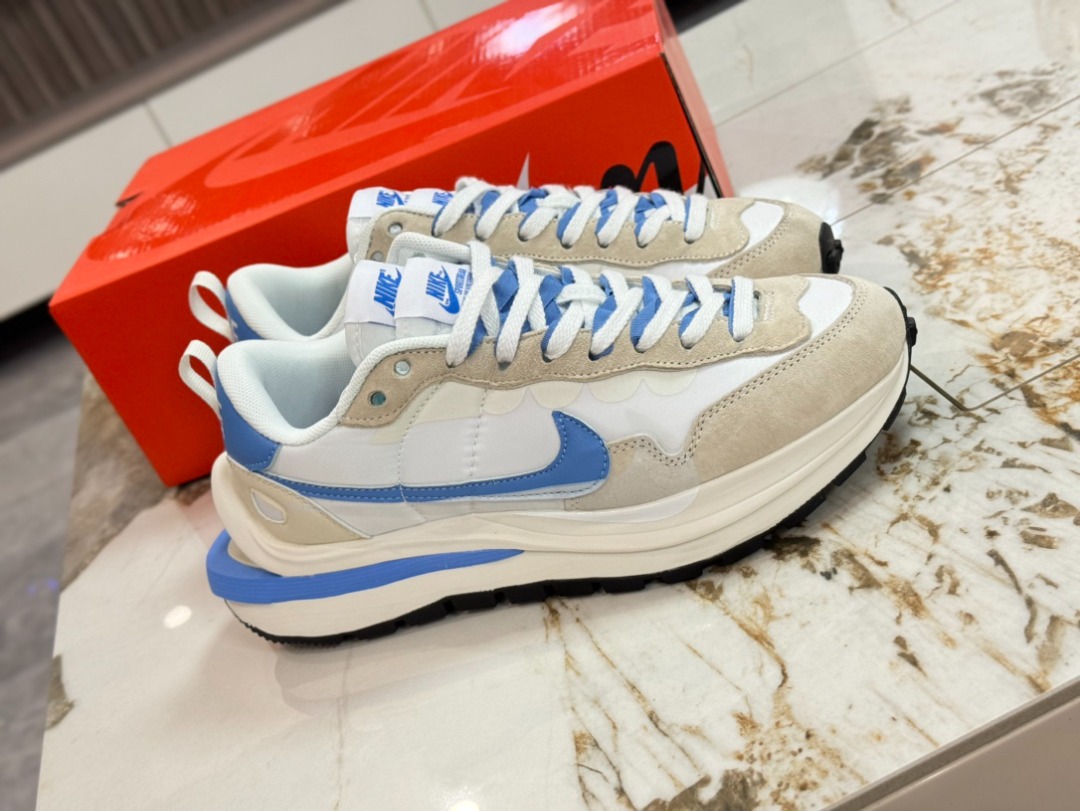 Nike x Sacai VaporWaffle White Sail Game Royal, Men's Fashion, Footwear ...
