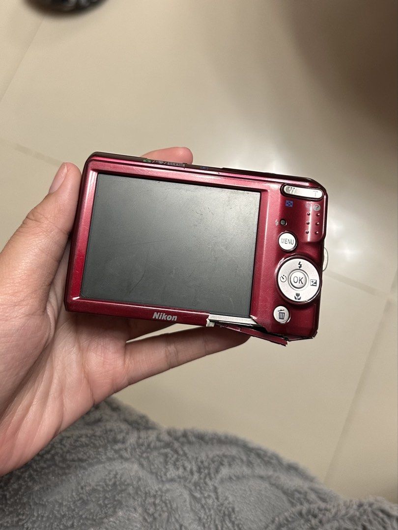 Nikon Coolpix L20 Digicam (Category: Cameras) located in Tagaytay City. Submitted by shaental (Listing ID 1469959253, Image 2). Description: ISSUES - Scratches, Dents, Batt door INCLUSION - Unit only Slightly nego. J&T / Lalamove.