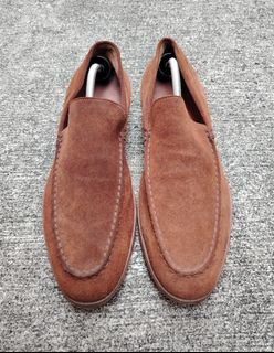 (Category: ) located in . Submitted by elegant.soles (Listing ID 1470007714, Image 1). Description: .