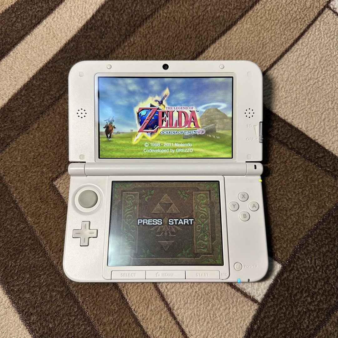 Nintendo 3DS XL (White) (Category: Nintendo) located in Sogod. Submitted by keziaobbus (Listing ID 1470107806, Image 3). Description: tl;dr: i bought this from a kind seller over a week ago before realizing the new 3ds xl model suits my needs better. it sucks to let this one go as it’s in pristine condition and it’s obvious its original owner took great care of it, but i can’t justify having three units in this economy :’) 📌 Nintendo 3DS XL (Whi