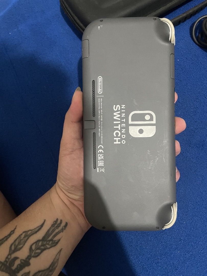Nintendo Switch Lite 128gb (Category: Nintendo) located in Caloocan City. Submitted by itisreymart-60364 (Listing ID 1469984928, Image 3). Description: -sandisk micro sd 128gb -original charger -cheap bag -orig box 6500 nego meetups valenzuela qc pasig.