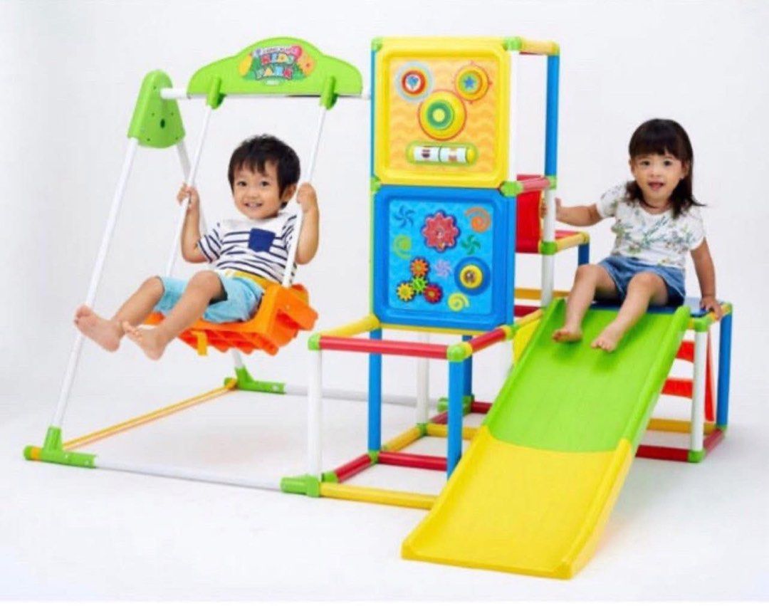 Nonaka Compact Folding Playground with activity panels (Category: Infant Playtime) located in Santa Maria. Submitted by babyshowearph_official (Listing ID 1470006932, Image 1). Description: .