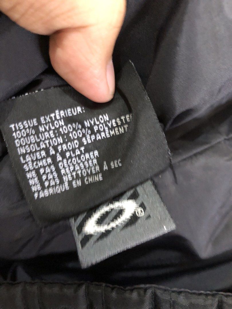 Oakley 2000s Software Quilted Jacket (Category: Coats, Jackets and Outerwear) located in Muntinlupa City. Submitted by afterclass_ph (Listing ID 1469992662, Image 3). Description: few signs of wear all zippers working need wash.