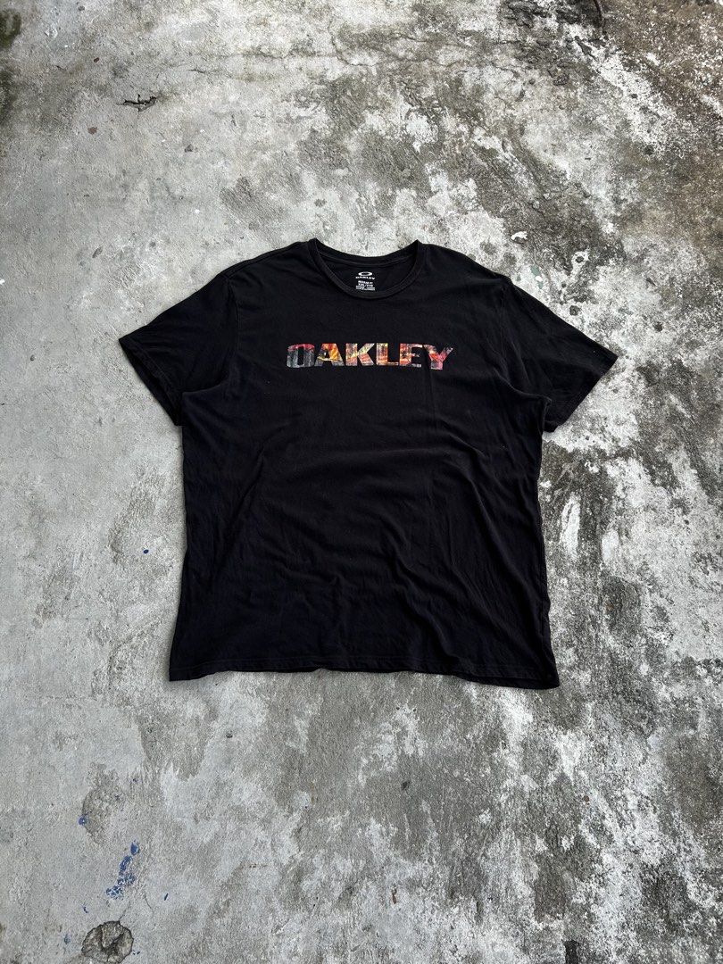 Oakley Sunset Logo Shirt (Category: Tshirts & Polo Shirts ) located in Balanga. Submitted by nothingtohold.co (Listing ID 1470110294, Image 1). Description: Oakley Sunset Logo Shirt XXL on tag | 27 width | 32 length | 9.8 condition Rewash only Gcash | jnt | bataan Vouch~vc.