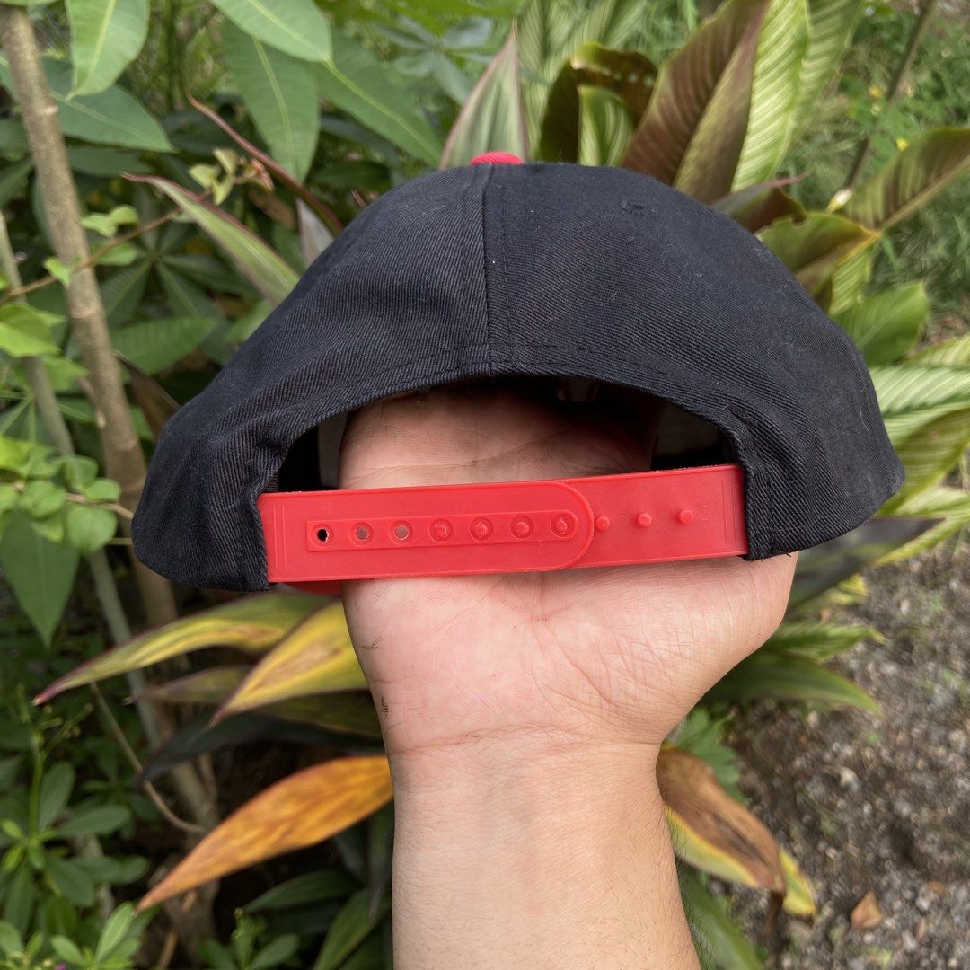 Obey Two-tone Snapback Cap (Category: Caps & Hats) located in Davao. Submitted by payts.wruh (Listing ID 1470124849, Image 3). Description: Obey Two-tone Snapback Cap one size fits all excellent condition no issue good snap condition PM if interested💌.