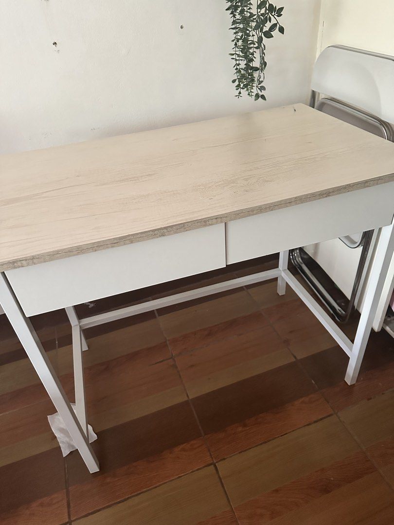 Office table (Category: Tables & Sets) located in Manila. Submitted by rizmnl (Listing ID 1469977553, Image 2). Description: .