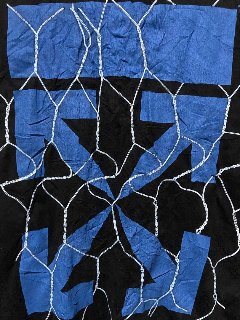Off-White Fence Arrow Slim T-Shirt (Category: Tshirts & Polo Shirts ) located in Alcala. Submitted by abasolo_jv (Listing ID 1470100613, Image 3). Description: Good Condition 9.5 X collr rate hairline issues 22x30 dimes fresh from bale tey to offer .