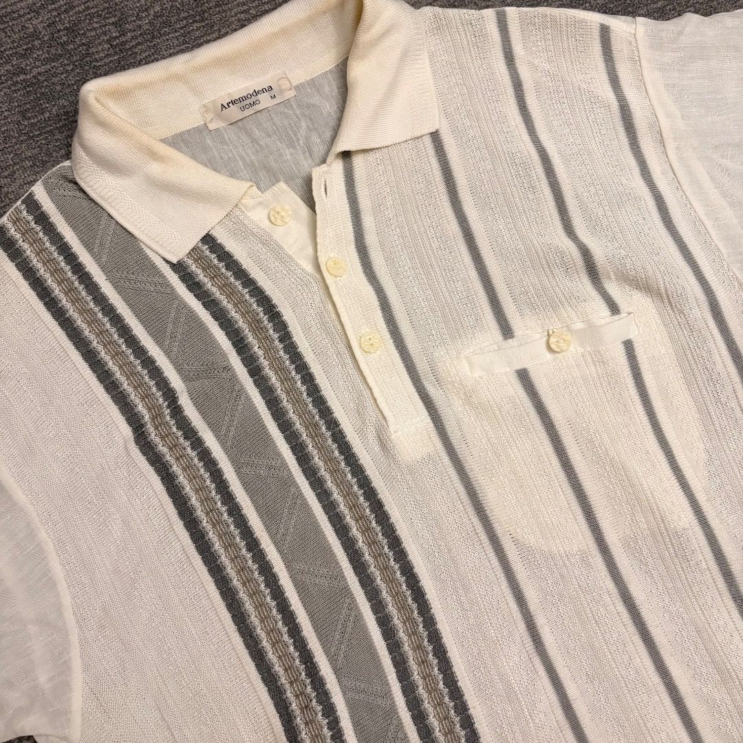 Off-White Short Sleeve Knit Polo Shirt (Category: Formal Shirts) located in Calamba. Submitted by bermuda.ph (Listing ID 1469957641, Image 2). Description: Yellowish on neck.
