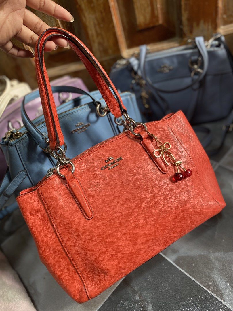 OG (Category: Shoulder Bags) located in Davao. Submitted by goldenstone_0be9b3 (Listing ID 1470008727, Image 3). Description: Magaganda pa po ito.