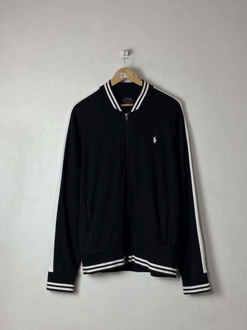 OG’ Ralph Lauren Jacket (Category: Coats, Jackets and Outerwear) located in Manila. Submitted by vinthreads (Listing ID 1470013897, Image 1). Description: OG’ Rąlph Lren soft cotton Size: M on tag Width: 22/ Length: 27 As new condition Color rate: 9.8/10 Note: Color may vary due to lighting..